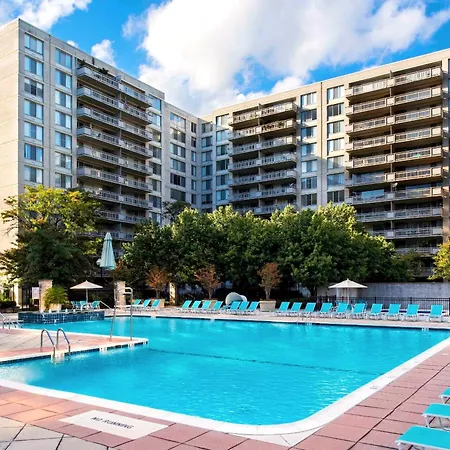 Stylish Stay Near Metro And Downtown Charm